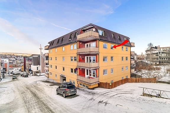 SOLGT - SKAL DU SELGE BOLIG? KONTAKT MEGLER - Sentrumsnær selveierleilighet med 2 soverom, heis, balkong, parkering