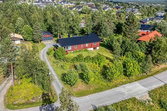 SOLGT - KONTAKT MEGLER INGVE HILSTAD DERSOM DU SKAL SELGE BOLIG - Innholdsrik og familievennlig enebolig