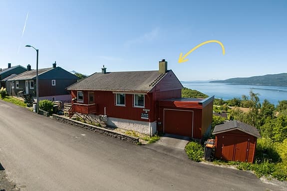 Enebolig med attraktiv beliggenhet, flott utsikt, garasje og solrikt område