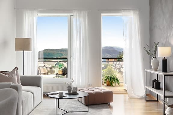 Pen 3-roms leilighet fra 2016 | Solrik balkong m/nydelig utsikt | P-kjeller | Inn- og utvendig bod | 10 min til Midtbyen